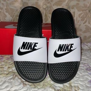 NEW Nike Mens Slides Size 9
